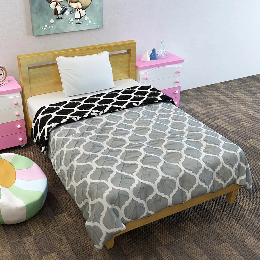 Divine Casa 120 GSM Microfiber Reversible Kids Single Bed Comforter | Ultra-Soft Toddler Blanket | Lightweight & Cozy | All-Season Bedding for Babies & Kids | 135 x 100 cm, Caviar