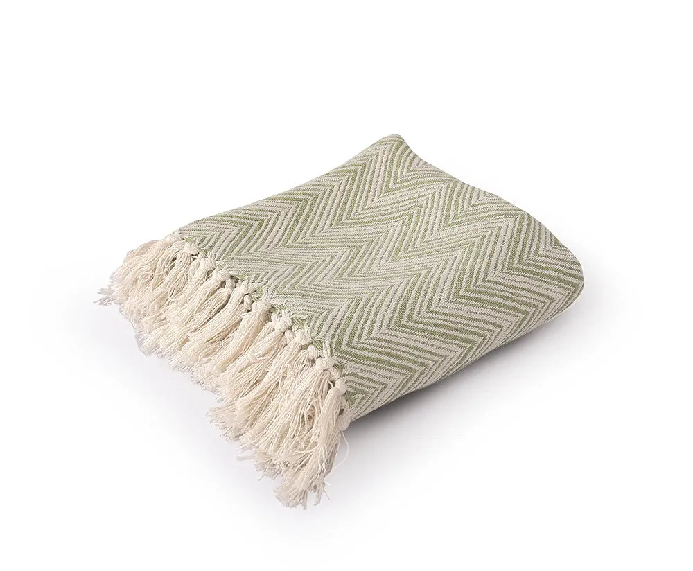 SASHAA WORLD Zig-Zag Patterned Green Ivory Woven Throw | Ideal for Living Room, Sofa, Bed, and Chair | 130X180 Cm