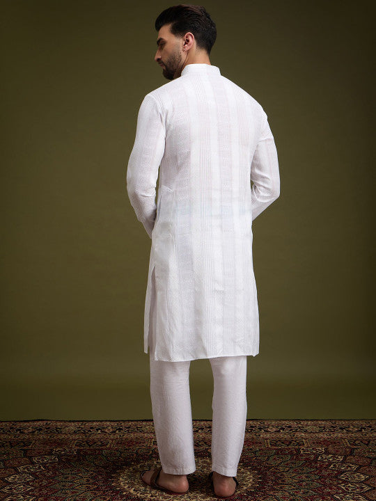 White Geometric Embroidred Mandarin Collar Pure Cotton Straight Kurta