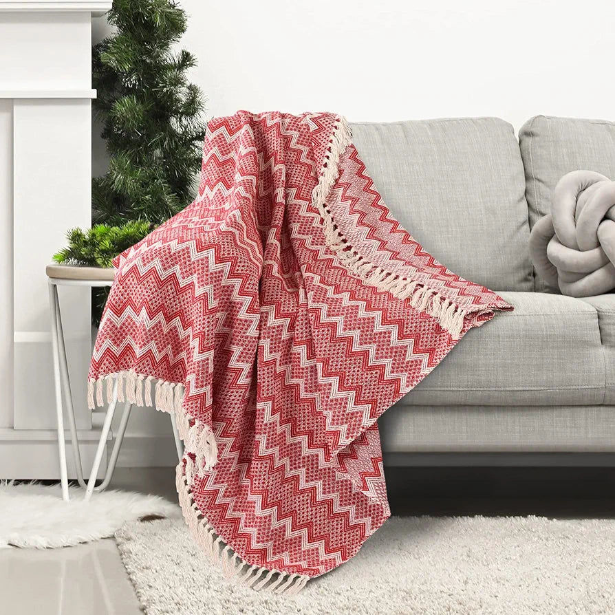 SASHAA WORLD Chevron Blanket | Throw for Living Room, Bedroom, Sofa & Chair | Red and White Blanket | 1200g, 125x150 cm
