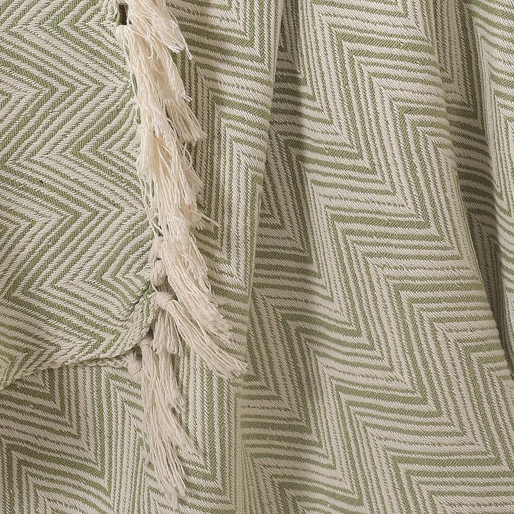SASHAA WORLD Zig-Zag Patterned Green Ivory Woven Throw | Ideal for Living Room, Sofa, Bed, and Chair | 130X180 Cm