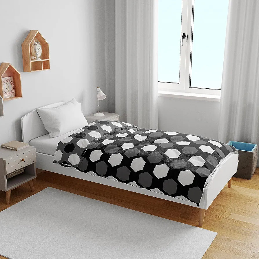 Divine Casa 120 GSM Microfiber Single Kids Dohar  | Soft & Lightweight Throw Blanket | Cozy & Breathable | All-Season Comfort | 140 x 100 CM | Hexagonal Pattern | Silver Grey