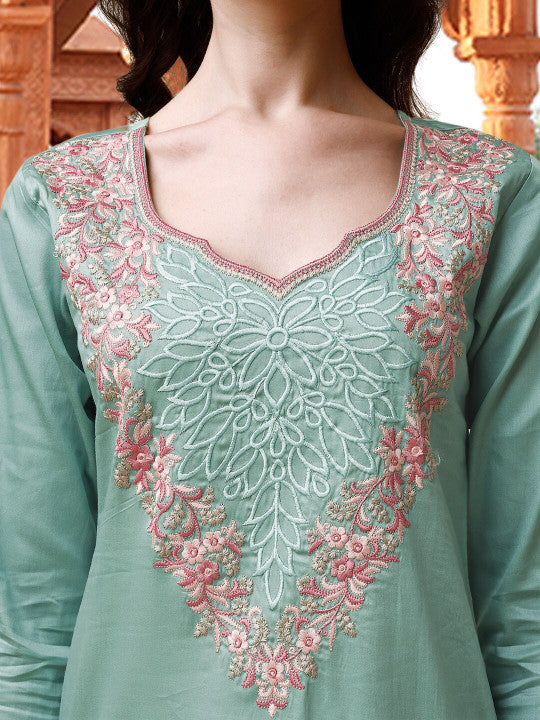 Tikhi Imli Sea Green Floral Embroidered Regular Pure Cotton Kurta & Trousers With Dupatta