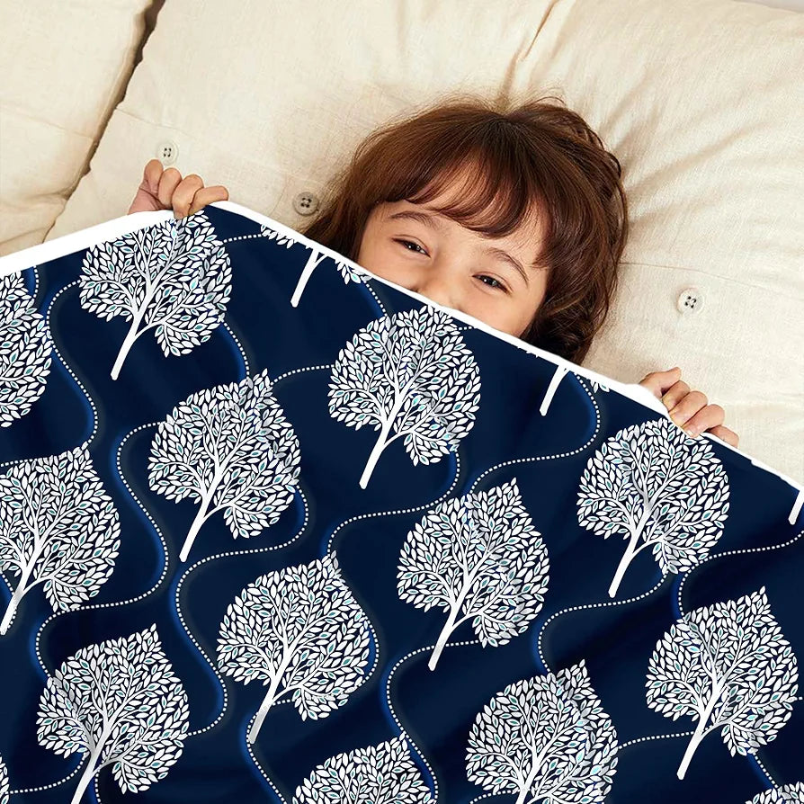 Divine Casa 120 GSM Microfiber Reversible Kids Single Bed Comforter | Ultra-Soft Toddler Blanket | Lightweight & Cozy | All-Season Bedding for Babies & Kids | 135 x 100 cm, Dark Sapphire