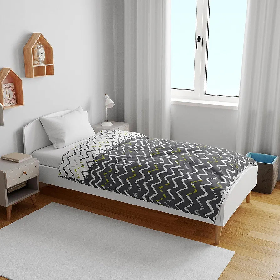 Divine Casa 120 GSM Microfiber Single Kids Dohar  | Soft & Lightweight Throw Blanket | Cozy & Breathable | All-Season Comfort | 140 x 100 CM | Zig-Zag Pattern | Slate