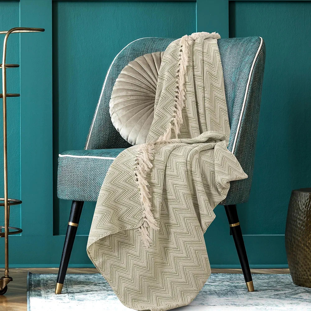 SASHAA WORLD Zig-Zag Patterned Green Ivory Woven Throw | Ideal for Living Room, Sofa, Bed, and Chair | 130X180 Cm