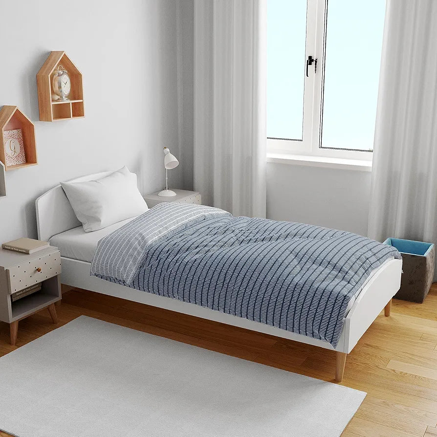 Divine Casa 120 GSM Microfiber Single Kids Dohar  | Soft & Lightweight Throw Blanket | Cozy & Breathable | All-Season Comfort | 140 x 100 CM | Craggy Lines Pattern | Blue Mirage