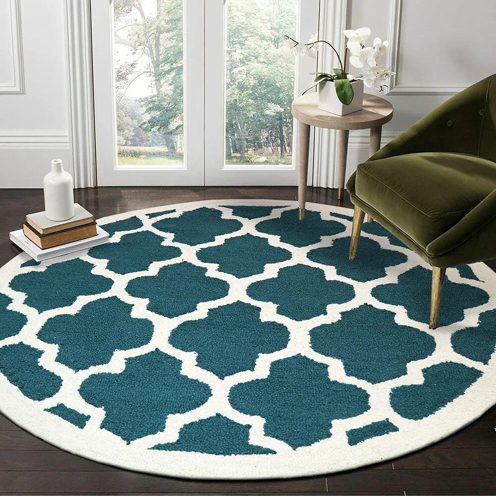 THE HOME TALK Tufted Round Wool Carpet for Living Room, Bed Room, Hall, Coffee Table | Hand Tufted Rug | Home Decorative | 5’ Diameter | Blue Quatrefoil