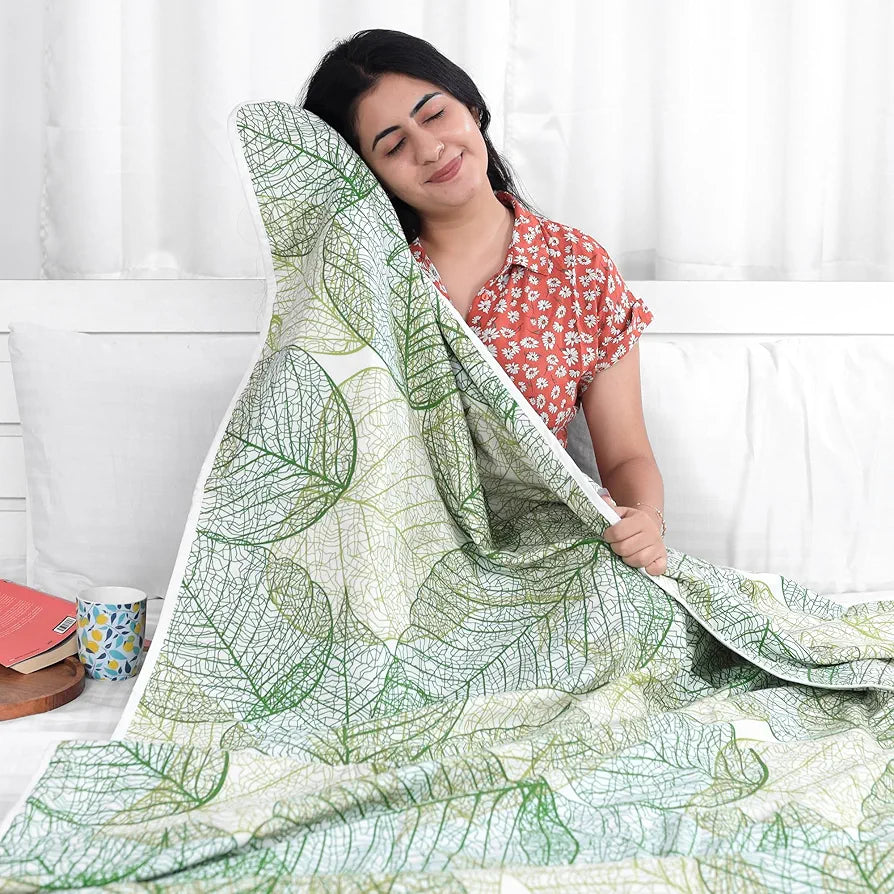 Divine Casa 120 GSM Glace Cotton Double Dohar | Lightweight AC Blanket | Reversible Summer Quilt | 220 x 205 CM, Forest Green & Lime
