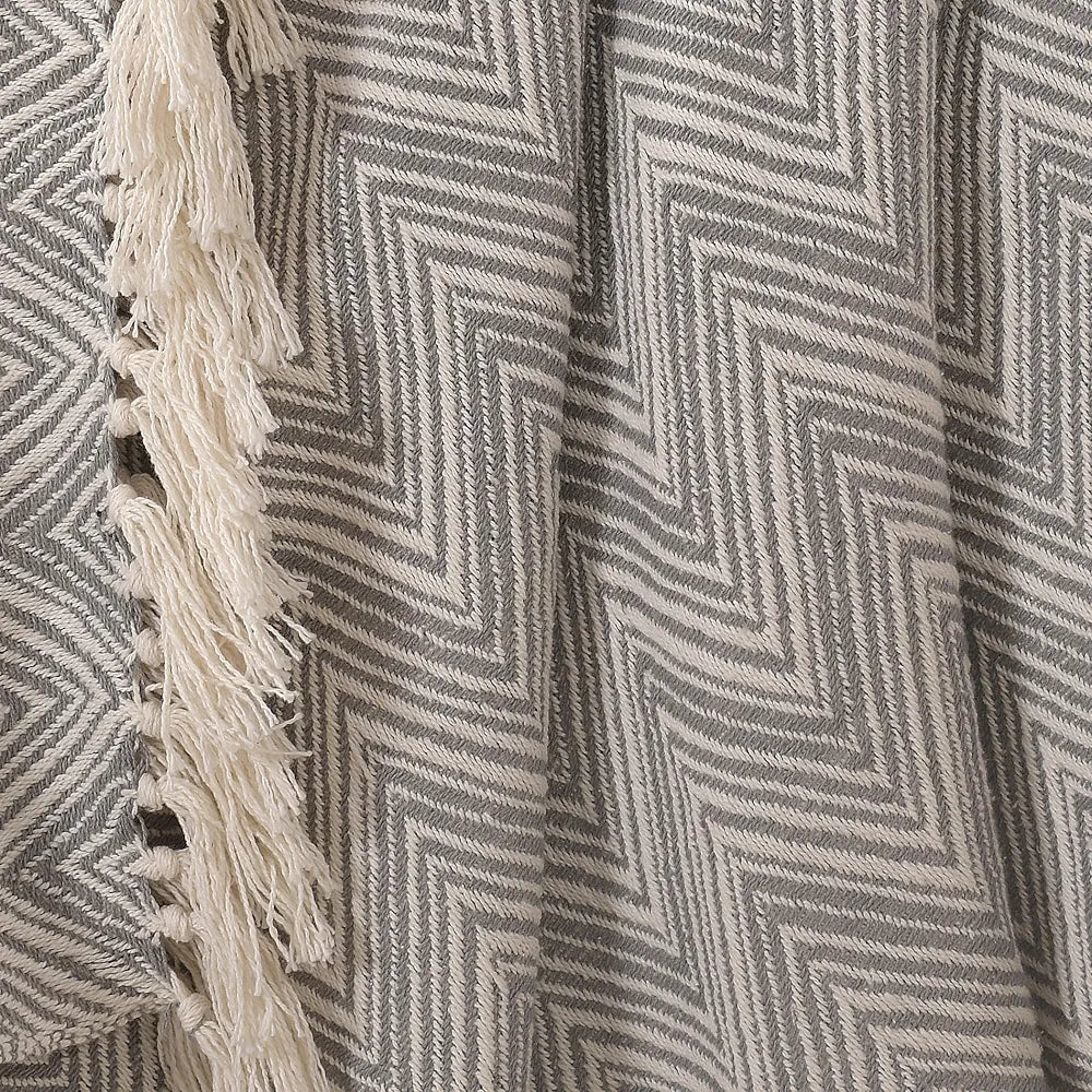 SASHAA WORLD Zig-Zag Patterned|Grey Ivory Woven Throw | Ideal for Living Room, Sofa, Bed, and Chair | 130X180 Cm