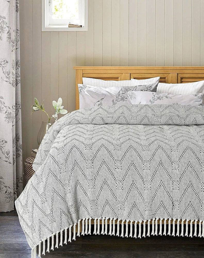 SASHAA WORLD Zig Zag Super Soft & Breathable Cotton Throw Blanket | Throw Blanket for Living Room, Bed, Sofa & Chiar | Grey/Black Throw Blanket | 80 x 60 inch