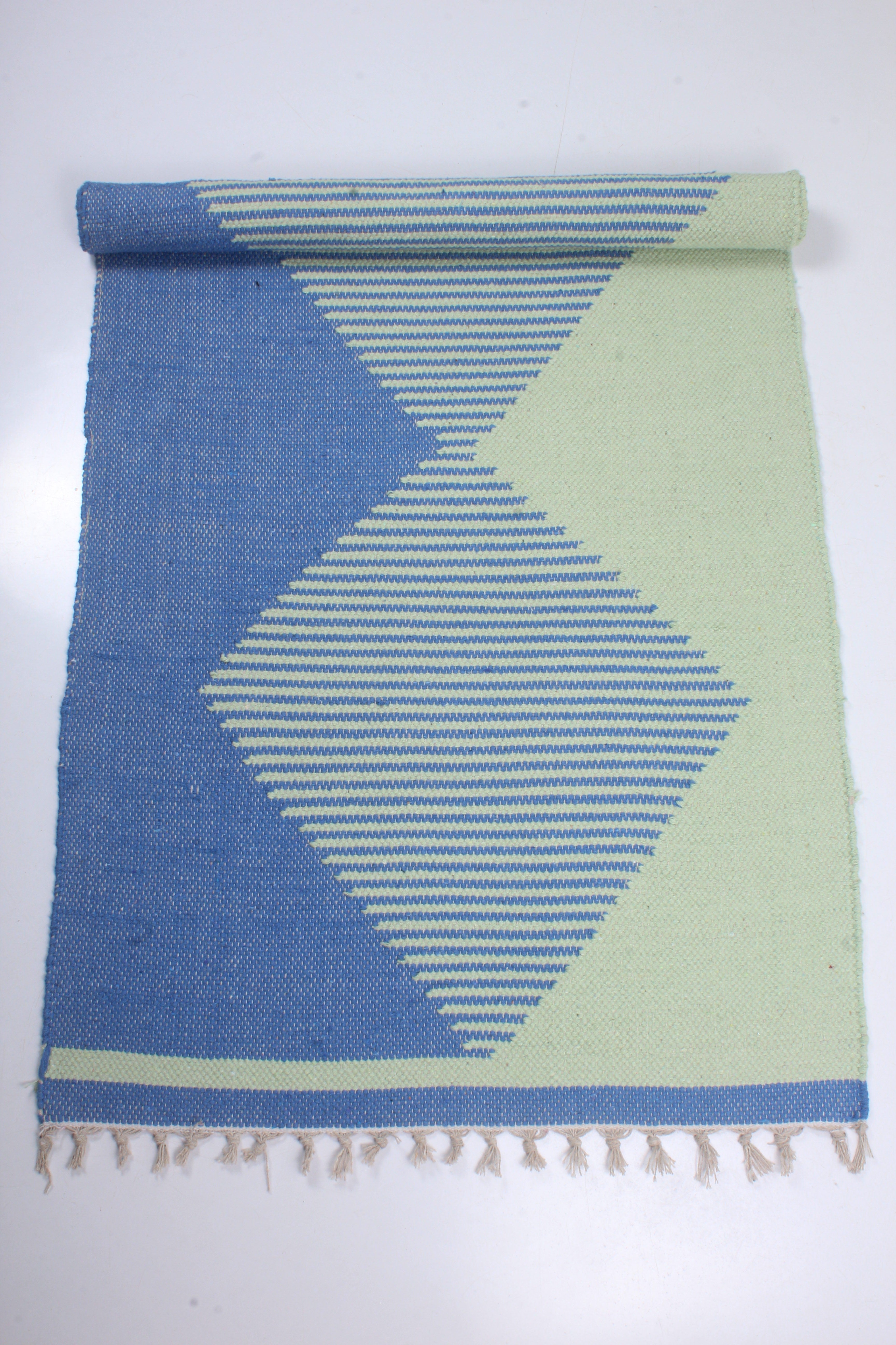 Pure Handwoven Yoga Mats: A Natural Choice