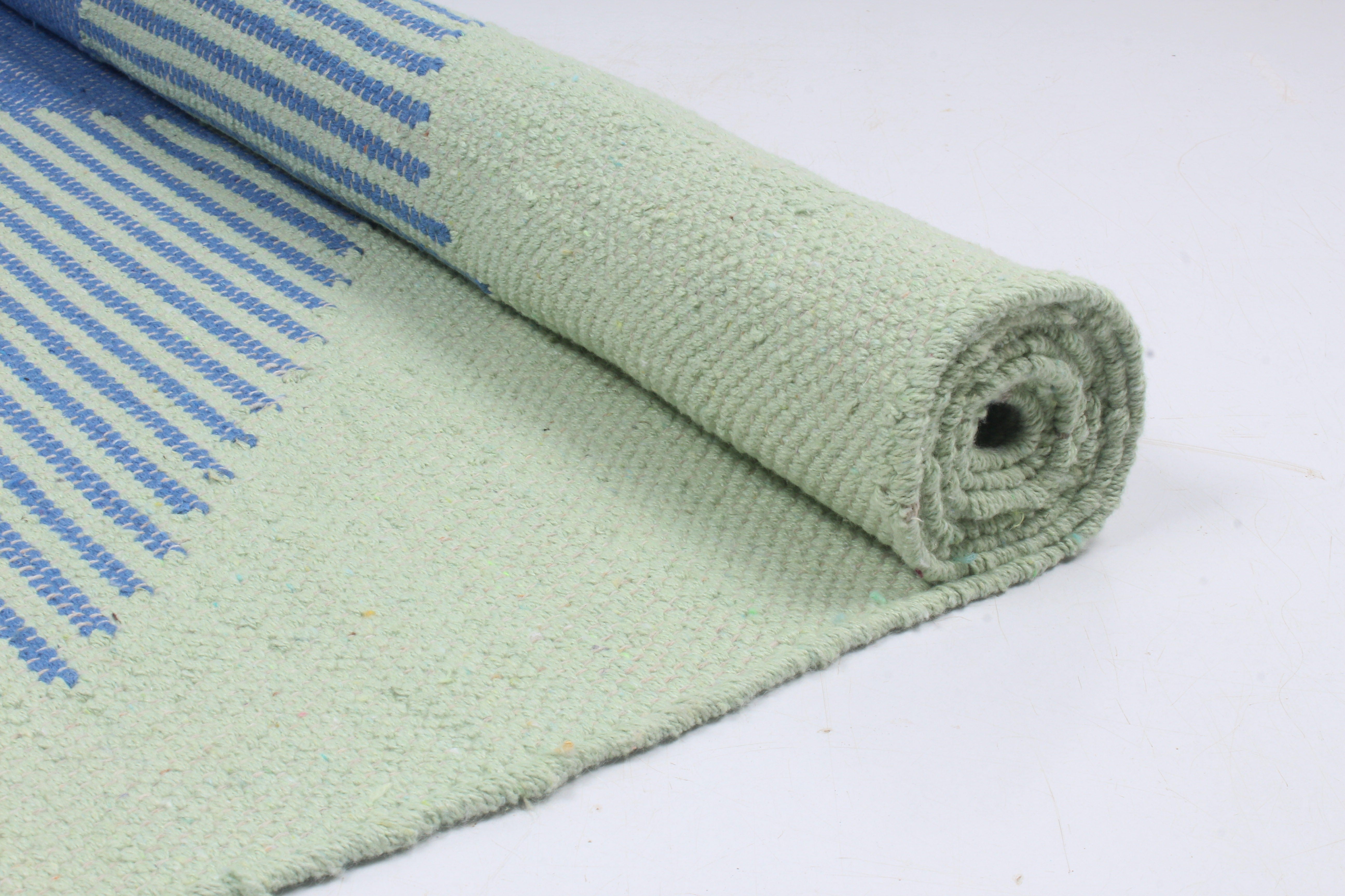 Pure Handwoven Yoga Mats: A Natural Choice