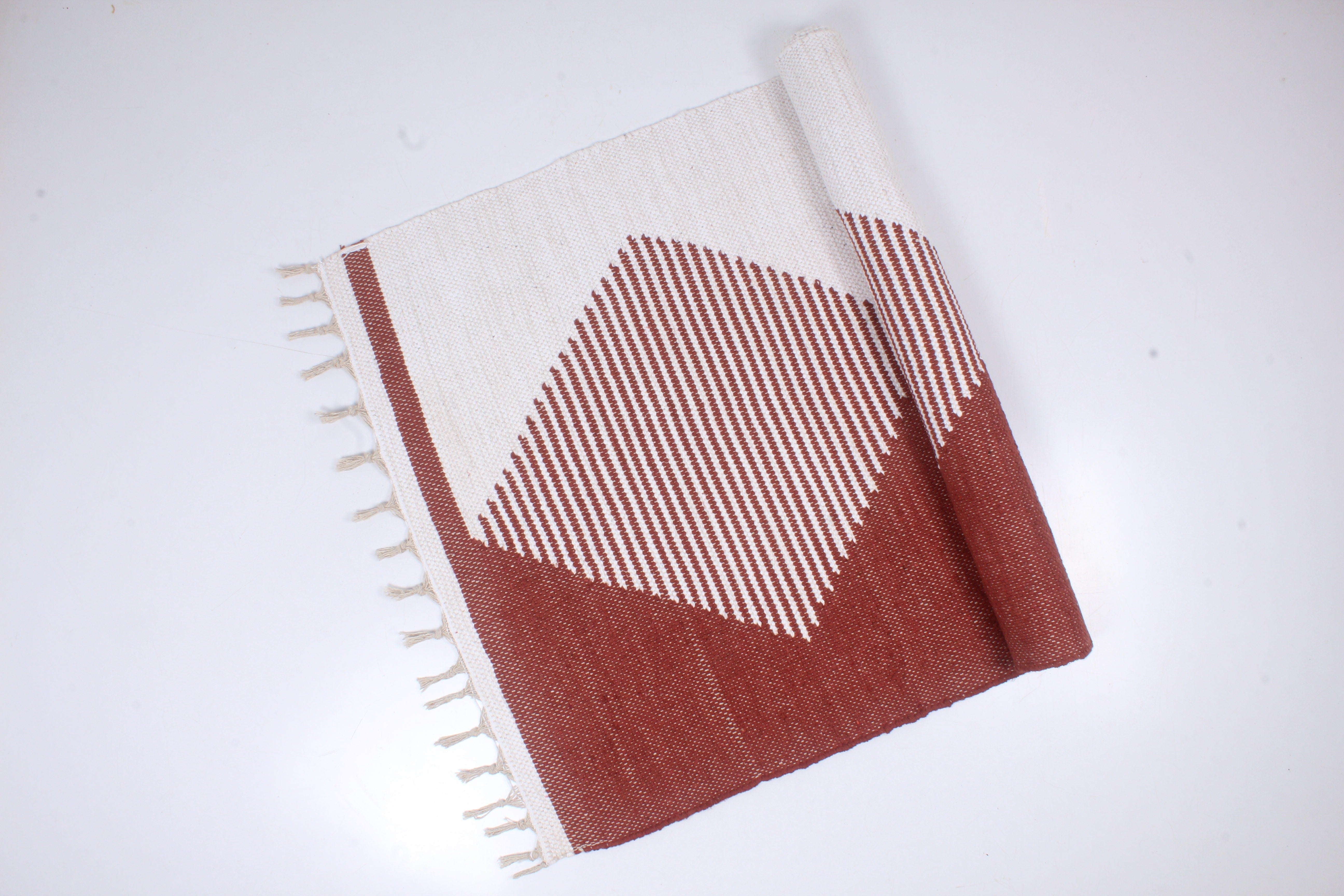 Pure Handwoven Yoga Mats: A Natural Choice