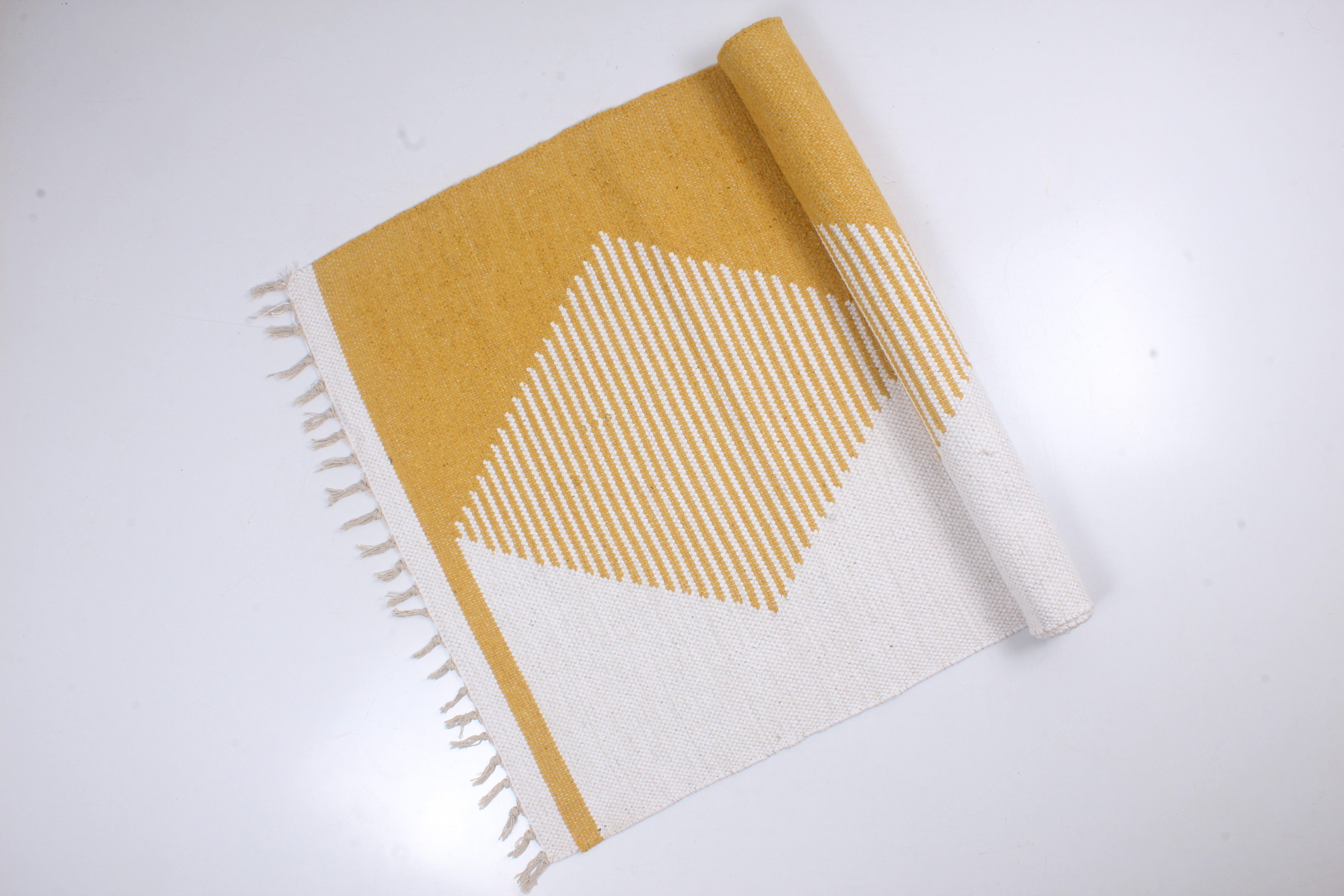 Pure Handwoven Yoga Mats: A Natural Choice