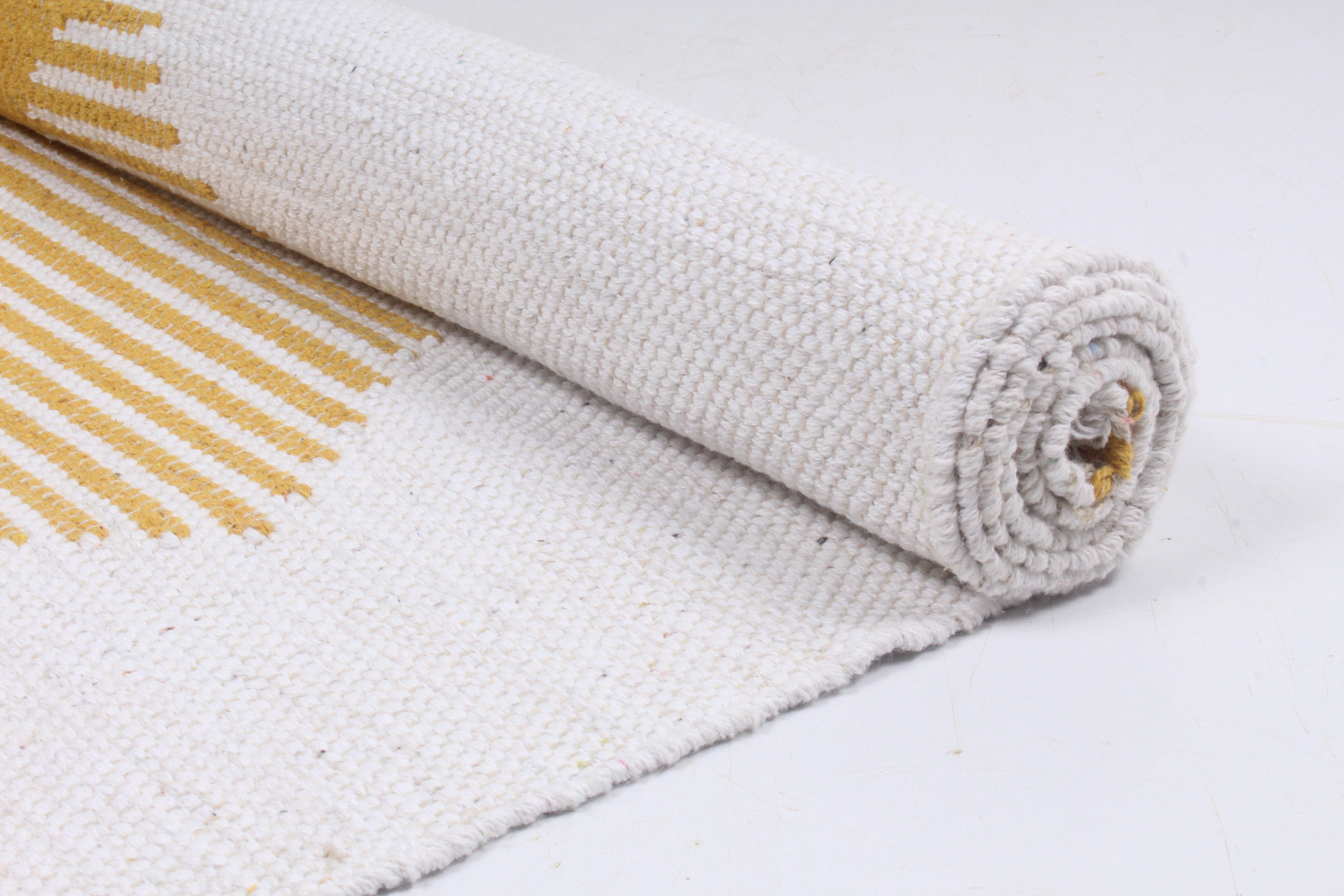 Pure Handwoven Yoga Mats: A Natural Choice