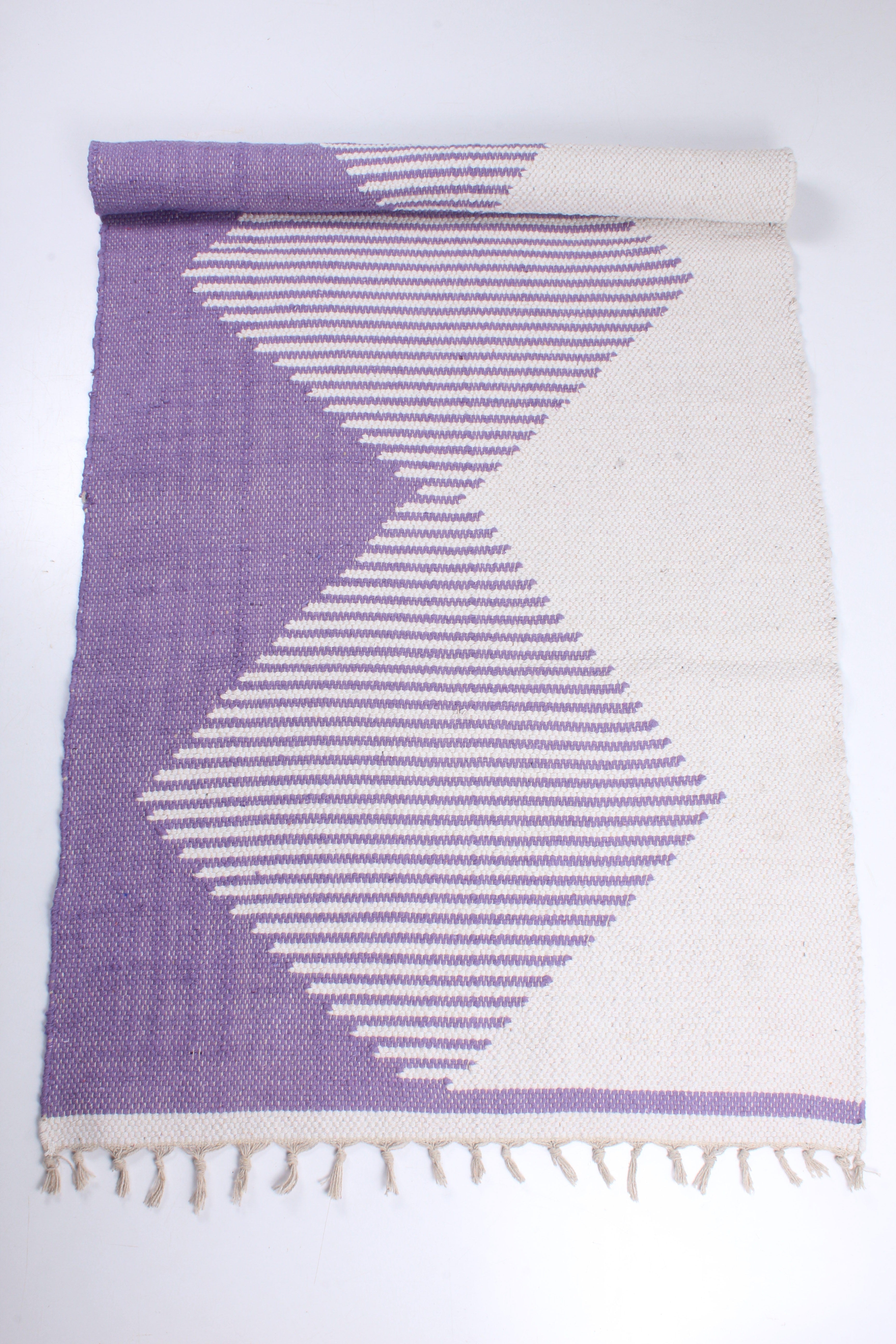 Cut shuttle Rug with Diamond Pattern