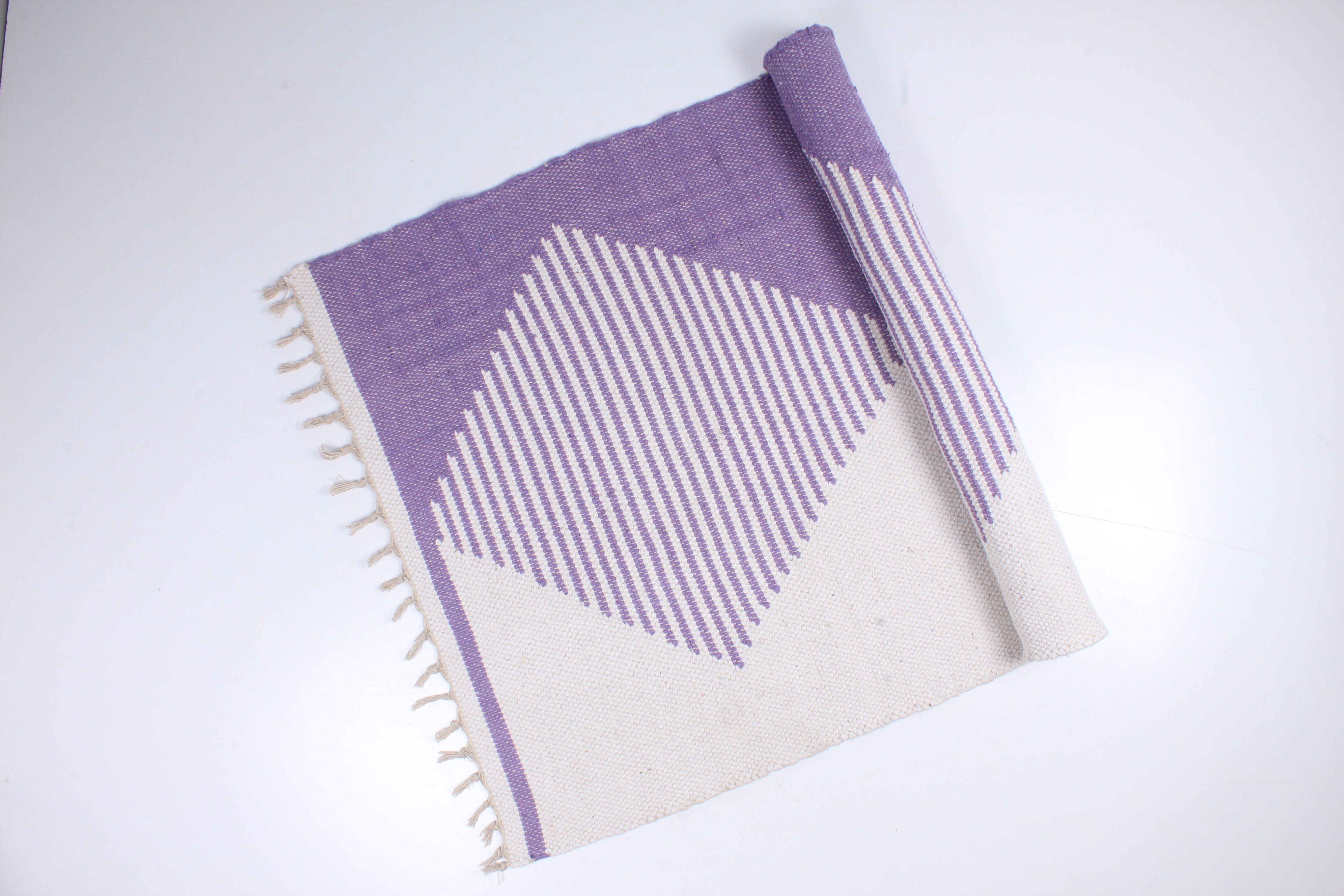 Cut shuttle Rug with Diamond Pattern