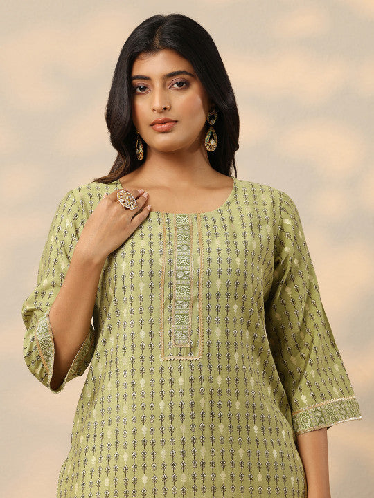 Libas Floral Printed Regular Kurta With Trousers