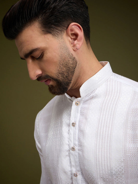 White Geometric Embroidred Mandarin Collar Pure Cotton Straight Kurta