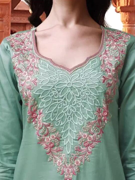 Tikhi Imli Sea Green Floral Embroidered Regular Pure Cotton Kurta & Trousers With Dupatta