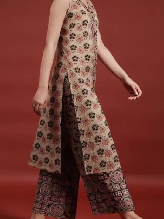 anayna Women Floral Printed Regular Pure Cotton Kurta with Trousers