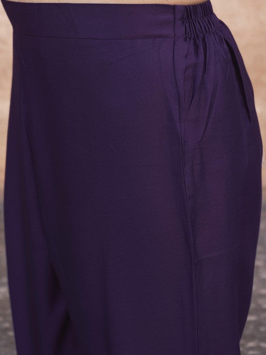 Tikhi Imli Women Floral Embroidered Regular Thread Work Kurta with Trousers & With Dupatta