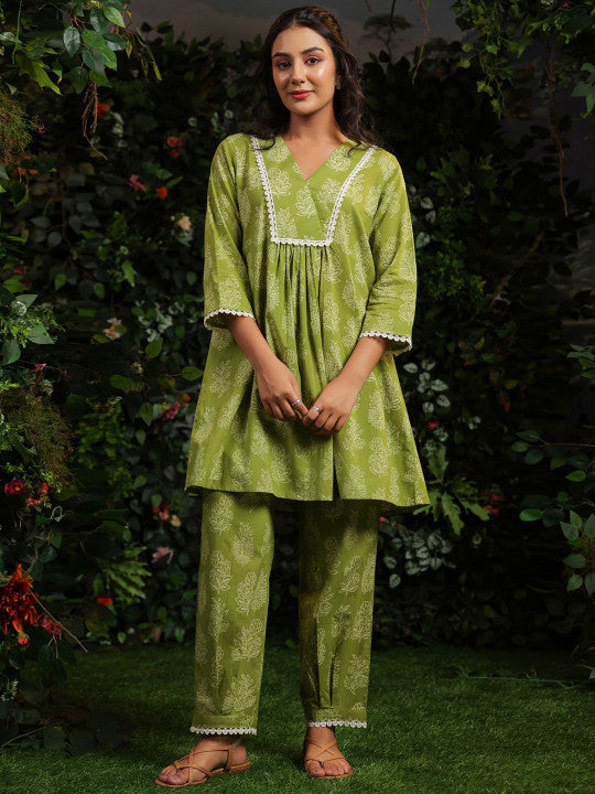 anayna Floral Printed V-Neck Pleated A-Line Pure Cotton Kurta With Trousers